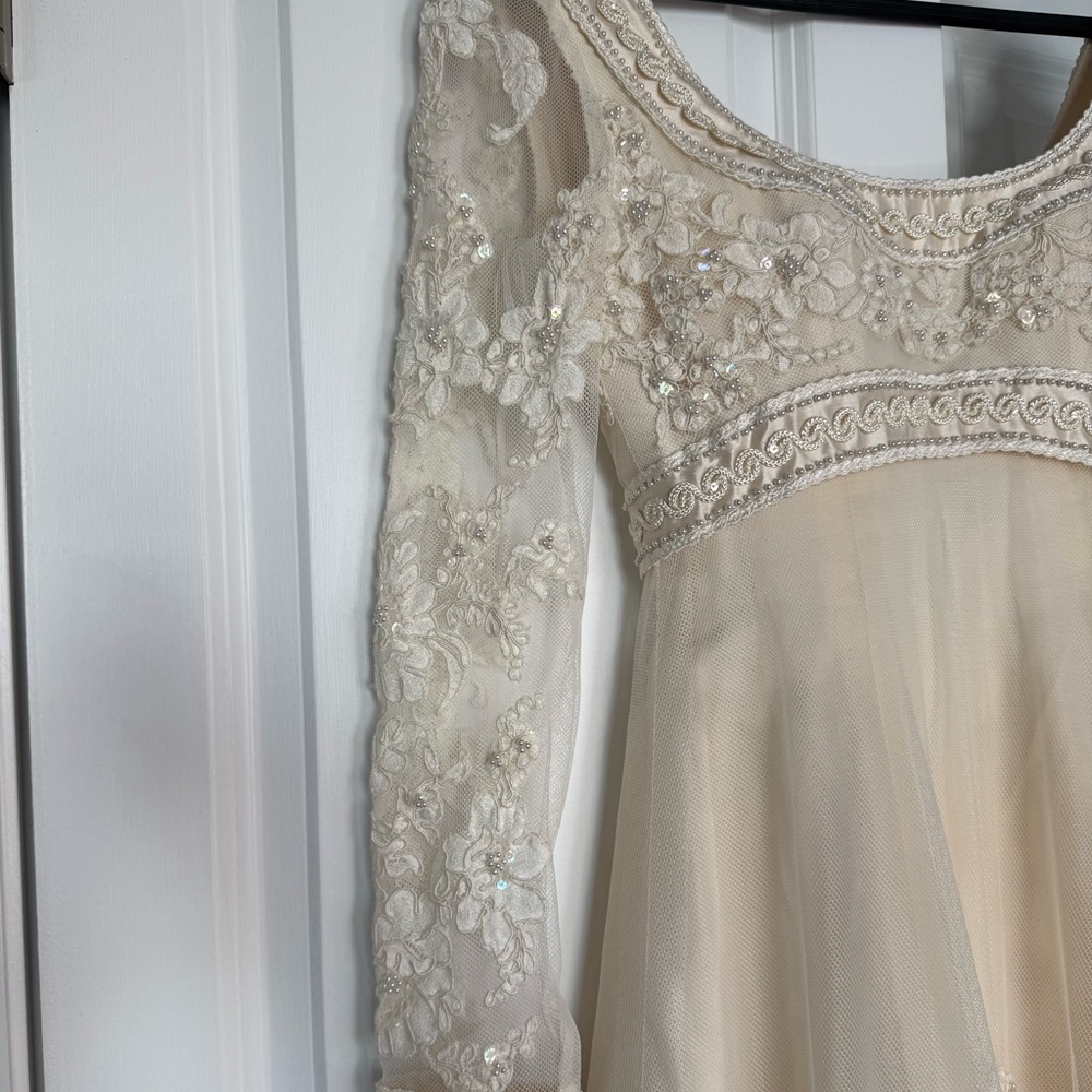 Christos Vintage Couture Wedding Dress Long Sleeve A-Line Silhouette - Picture 6 of 16